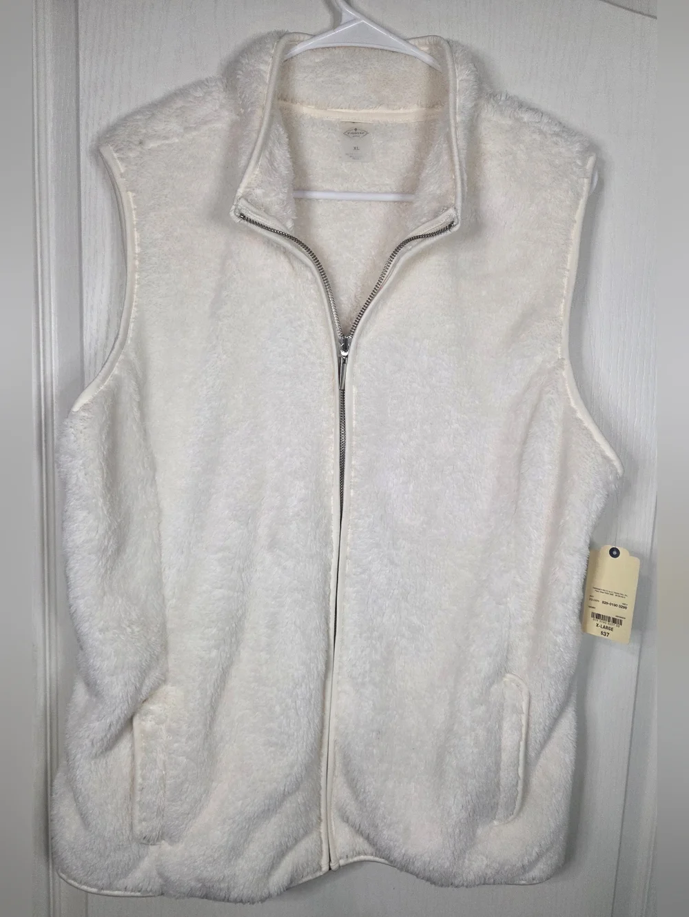 St. John's Bay White Faux Fur Sleeveless Zip Jacket, Size XL, New - Picture 1 of 6